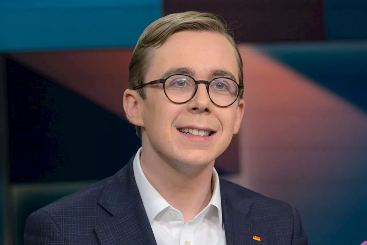 Philipp Amthor im CDU-Werbespot für die Wahl: Darum ist er komplett eingegipst