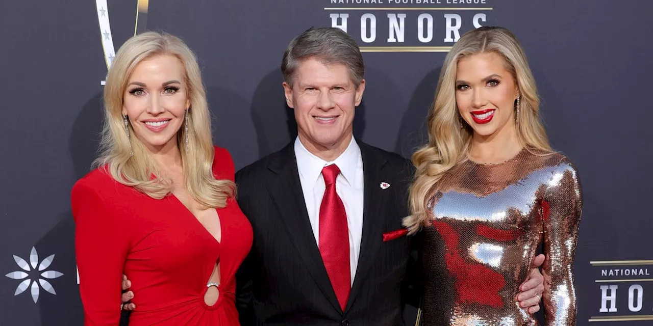 Meet the Hunt family, the billionaire owners of the Kansas City Chiefs