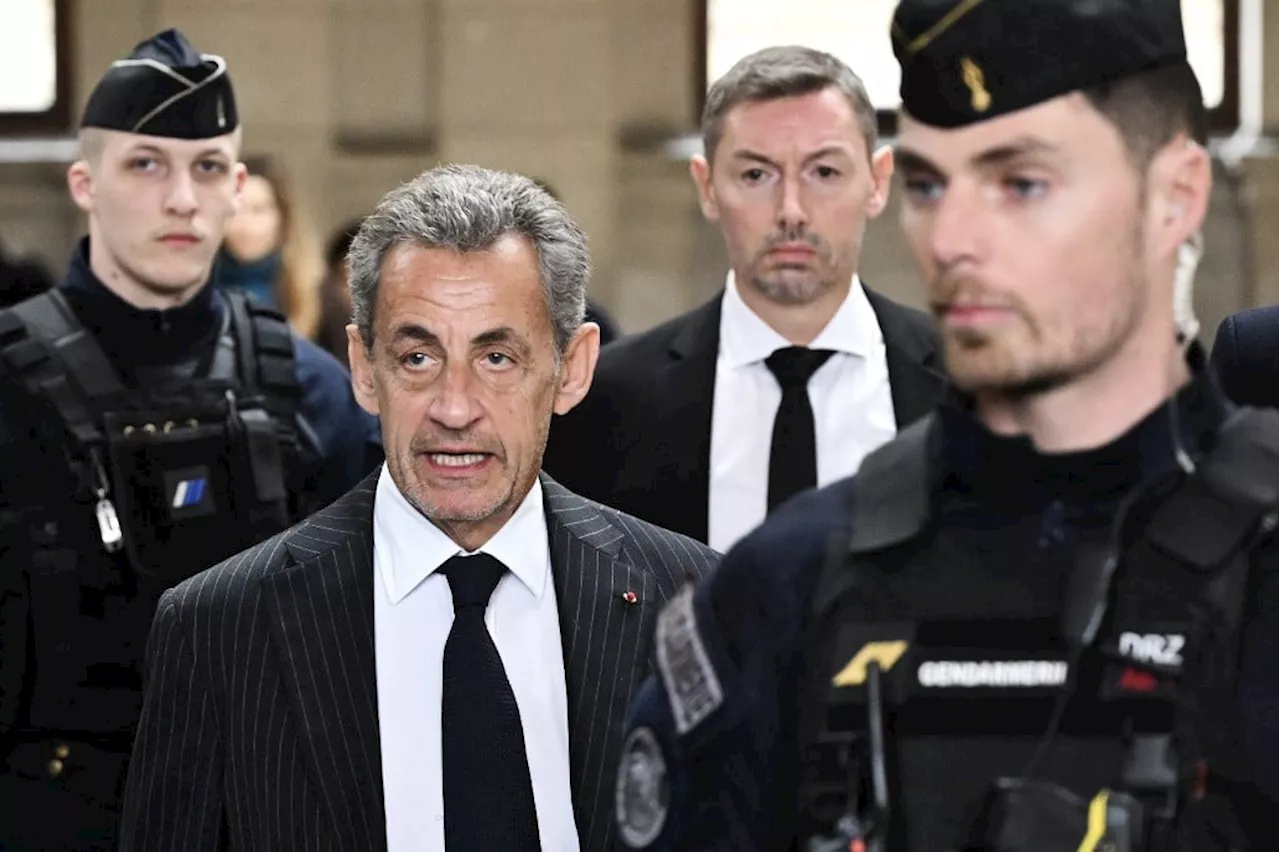 Sarkozy com tornozeleira eletrônica após condenação por corrupção