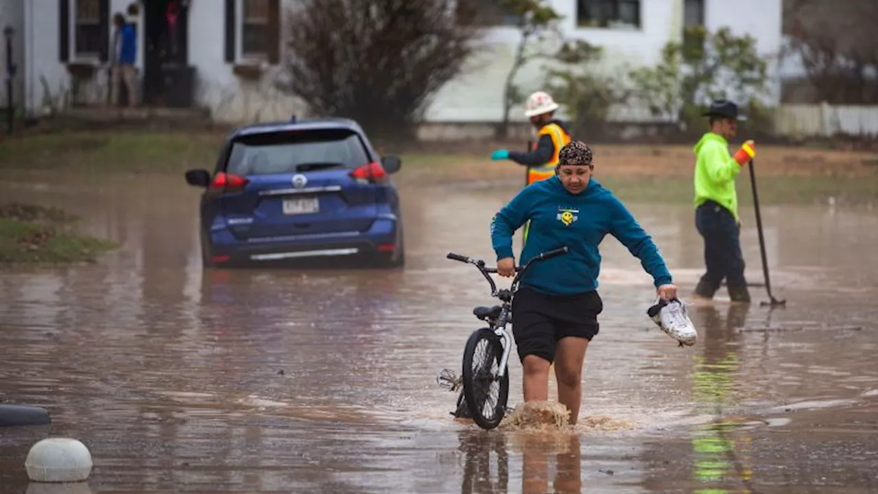 Primera tormenta invernal obliga a rescates acuáticos, corta la electricidad y crea peligrosas condiciones de viaje