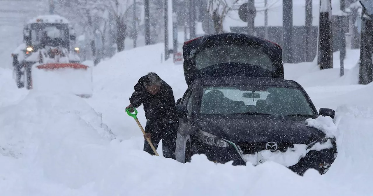 Le Japon englouti par la neige : Alerte météorologique et perturbations majeures