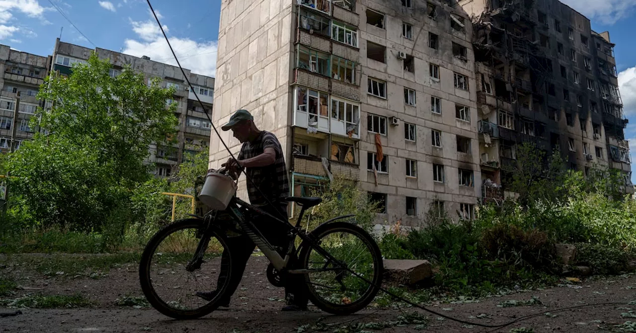 Destruction in Ukraine: Russian Airstrike Hits Apartment Building