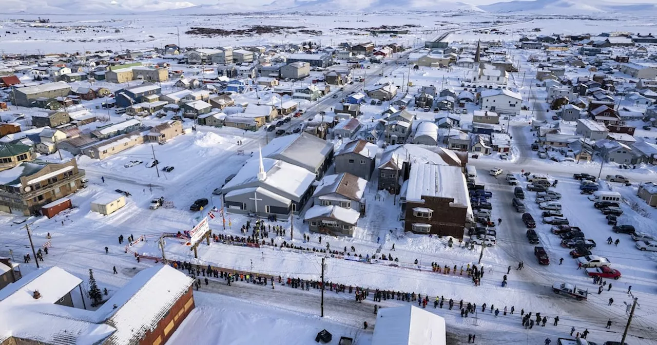 Search underway in western Alaska for plane carrying 10 people