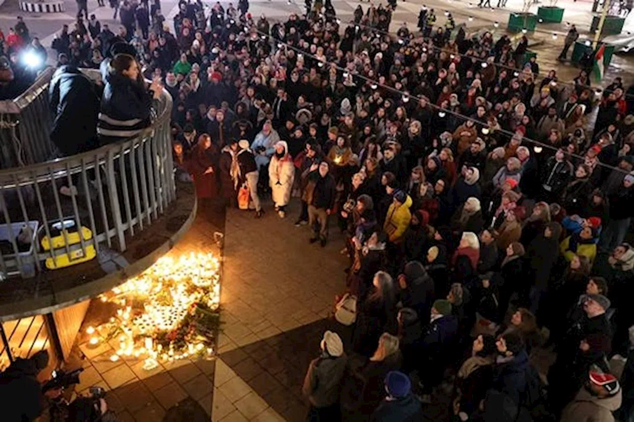  Manifestationer för offren i Örebro