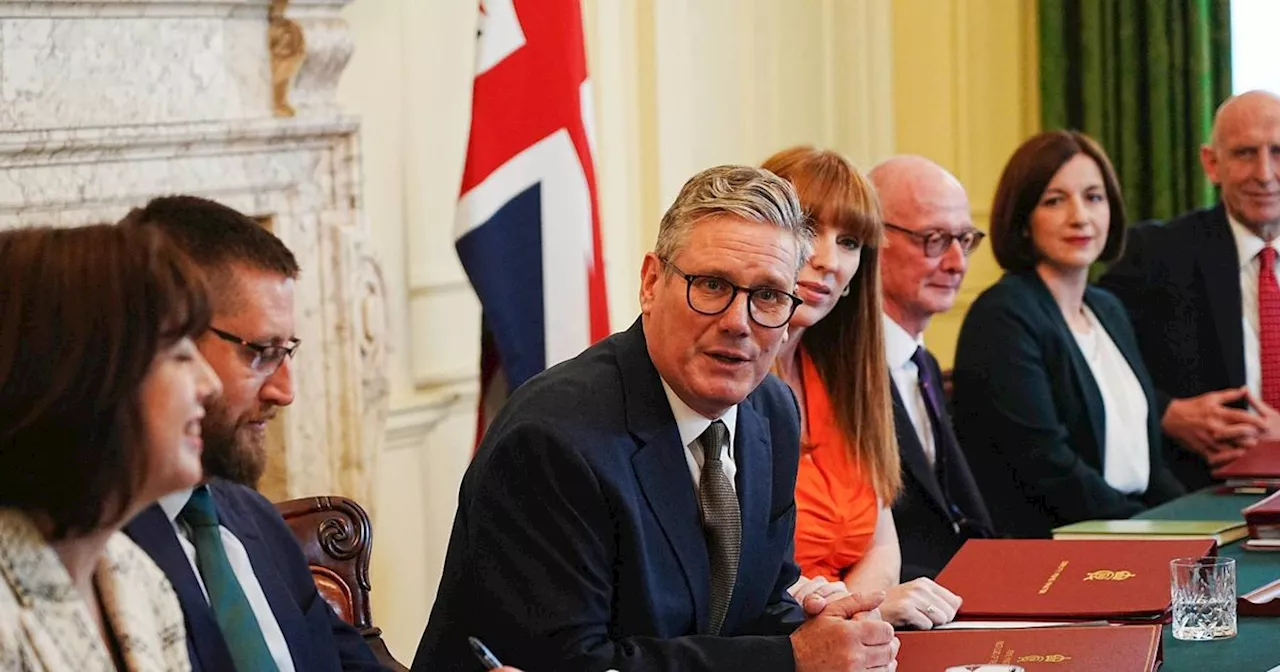 Starmer Convenes Cabinet Amidst Bank of England's 'Wake-up Call' on UK Economy