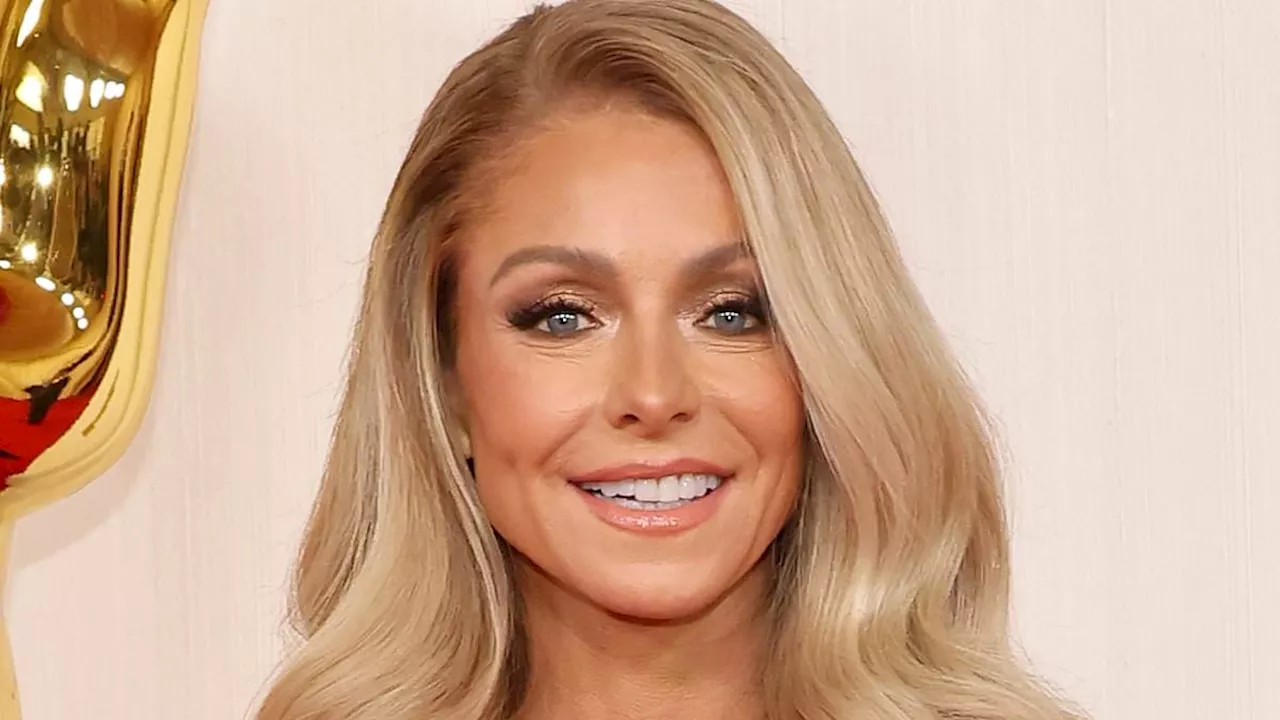 Kelly Ripa Considers Mini Facelift and Addresses Rising Body Dysmorphia