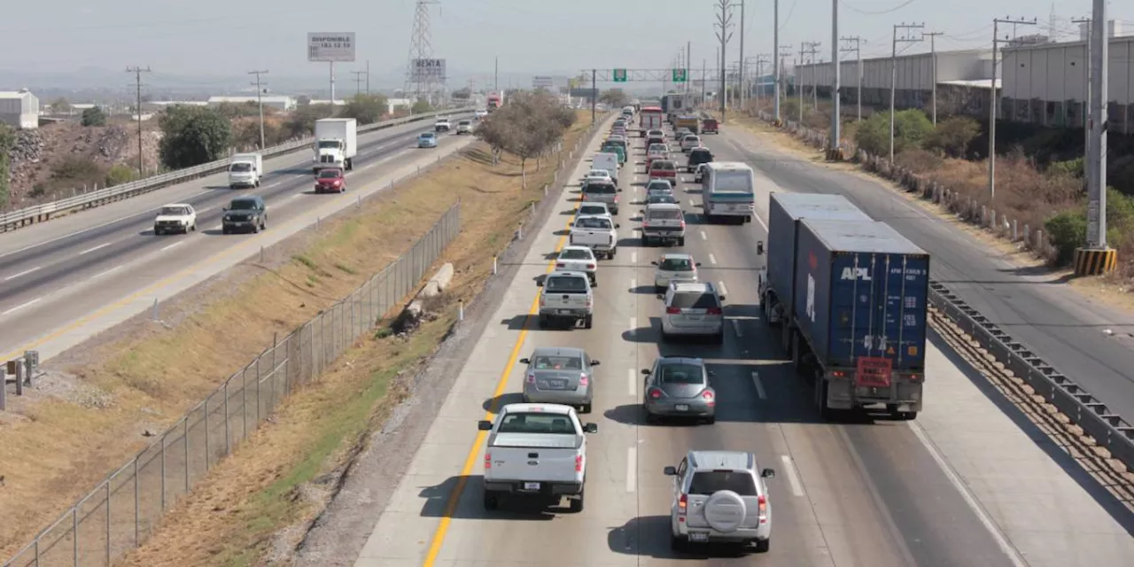 Cierran la México-Querétaro piden consulta para cambiar el nombre de la colonia 'Cuarta Transformación'