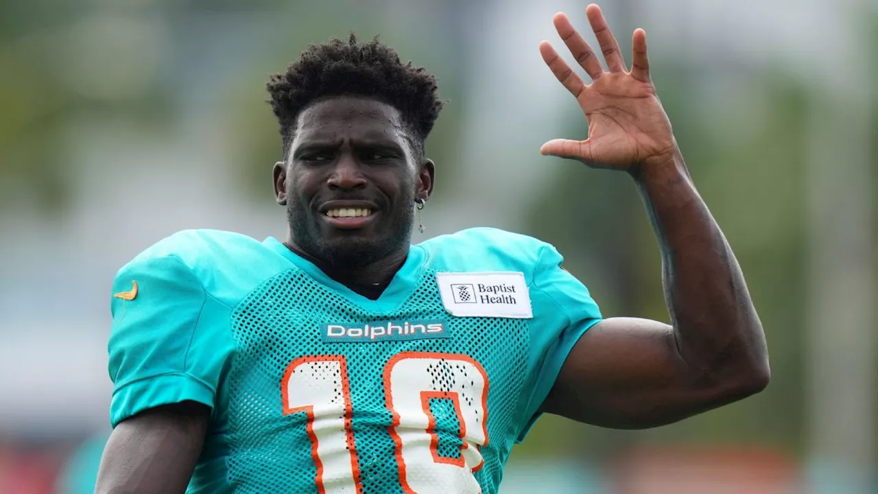 Tyreek Hill Doubles Down on Desire to Stay with Miami Dolphins, Apologizes for Week 18 Comments