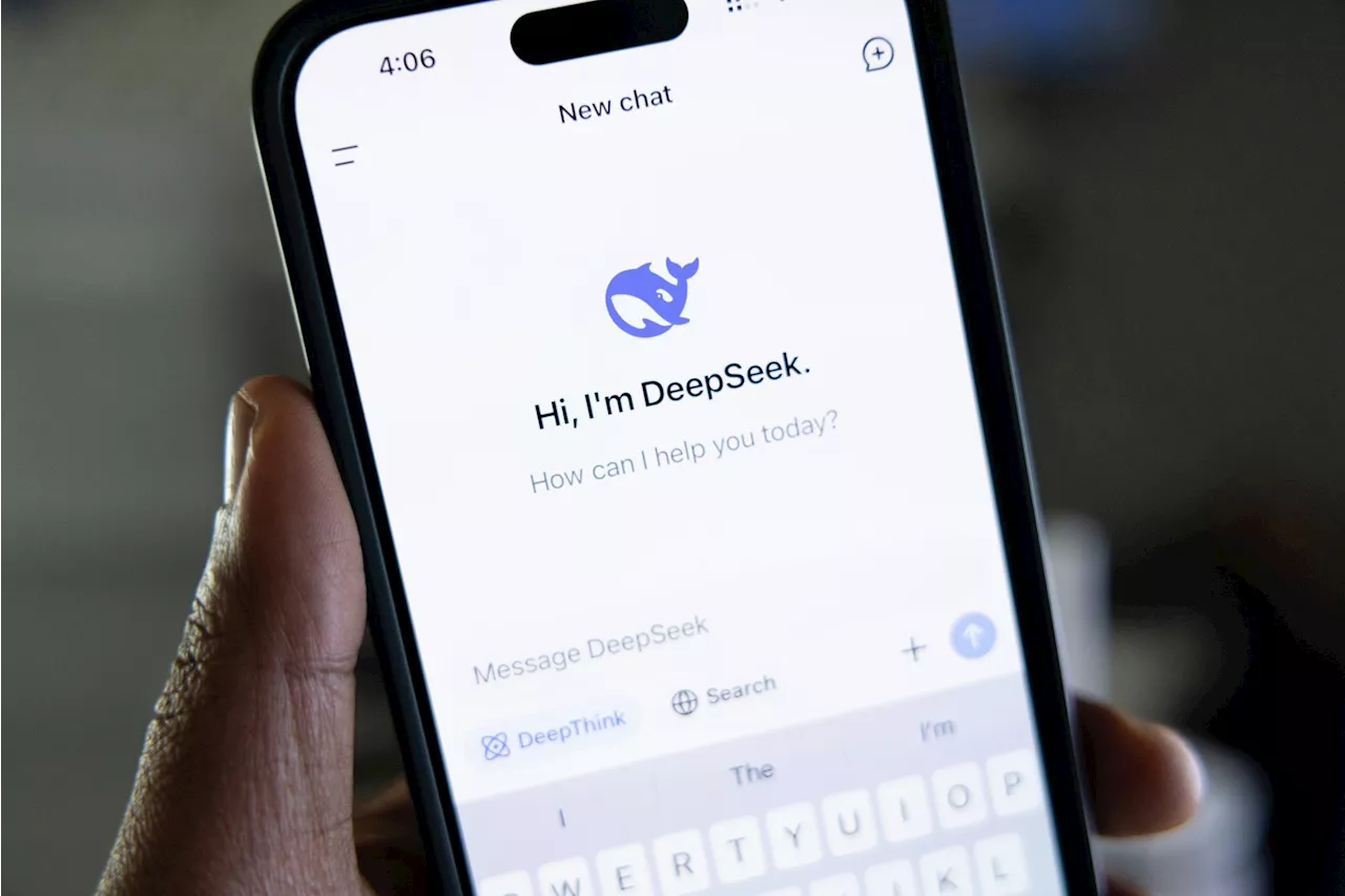 DeepSeek kan förbjudas på amerikanska myndigheter. Chatboten verkar skicka data till kinesisk telekomjätte.