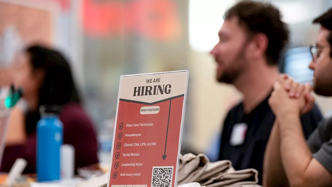 US Job Growth Slows in January, Unemployment Rate Drops