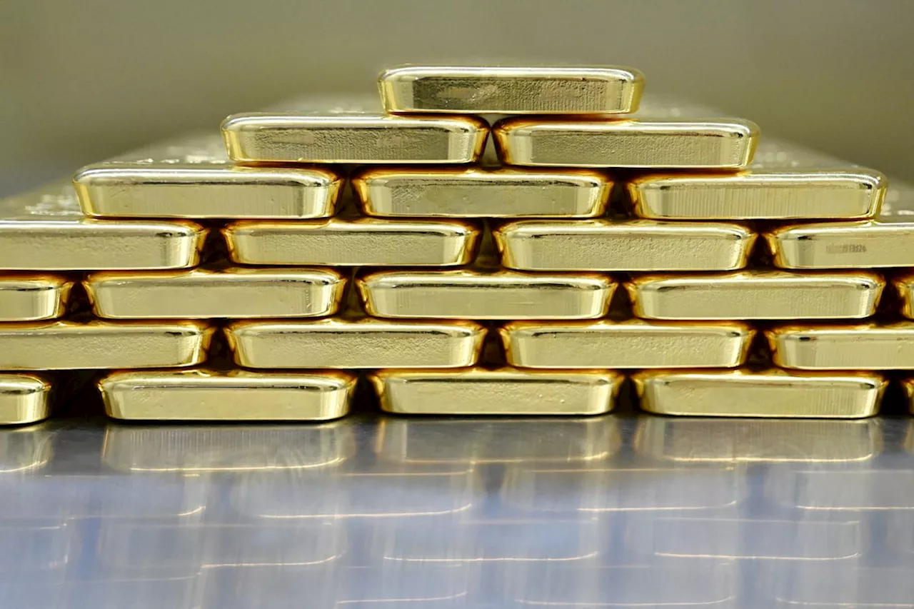 Gold Shines as Investors Seek Refuge from Trade War Fears