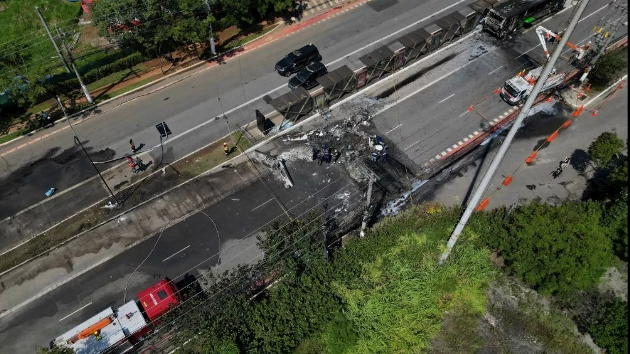 Avioneta se precipita en avenida de Sao Paulo, dejando dos muertos