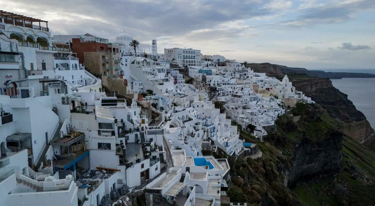 Santorini in stato d'emergenza dopo nuovo terremoto di magnitudo 5,2