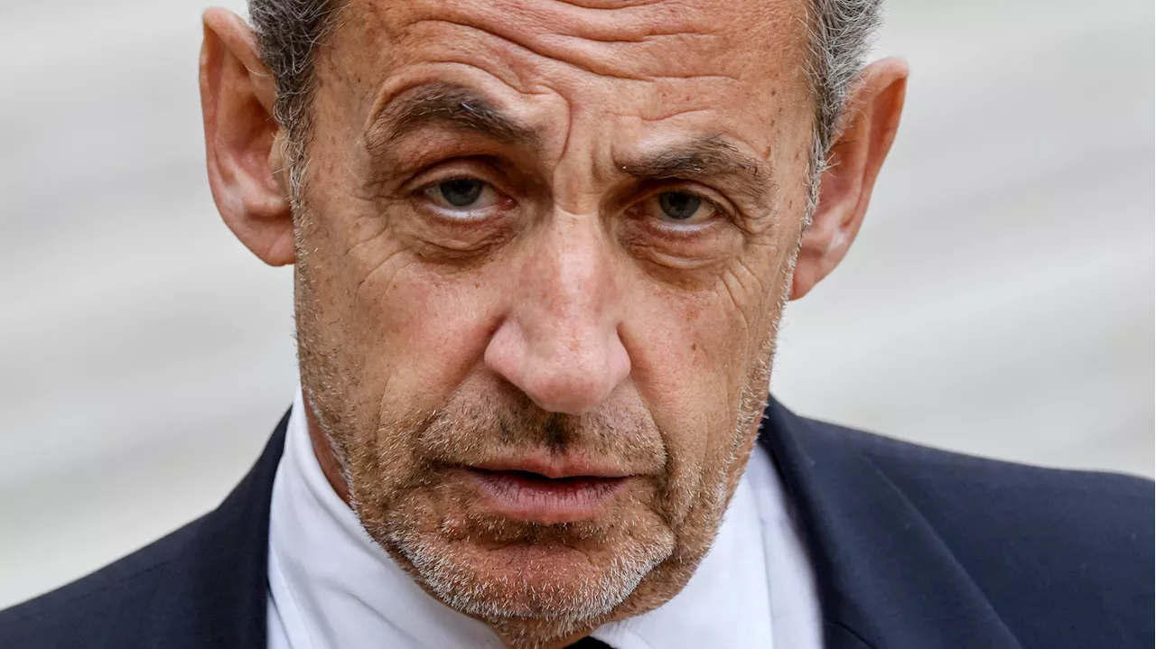 Nicolas Sarkozy équipé d'un bracelet électronique après sa condamnation