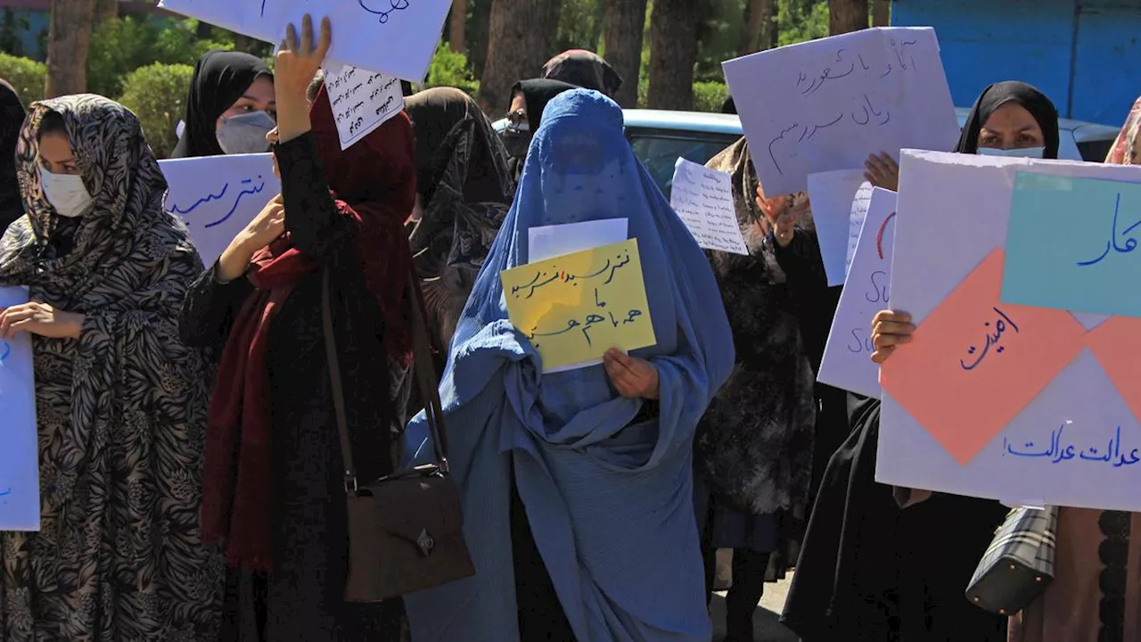 Sediakan Konten untuk Saluran TV Luar Negeri, Taliban Tangguhkan Stasiun Radio Perempuan Afghanistan