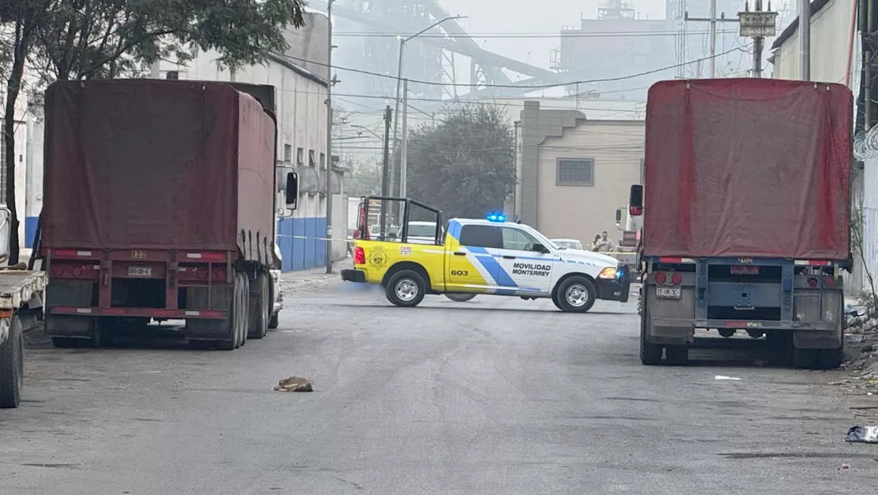 Hallan a hombre muerto en la vía pública en Monterrey; tenía una herida en la cabeza