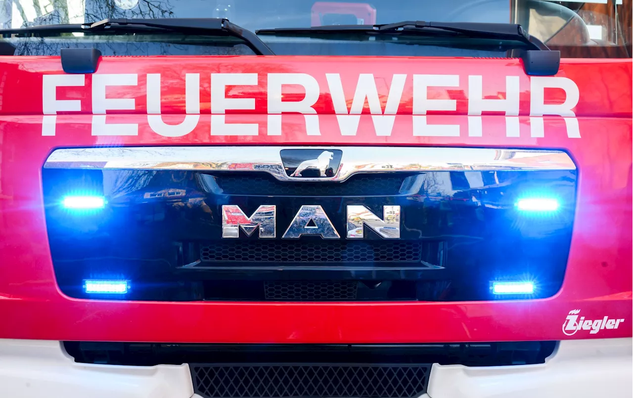 Oldtimer-Fahrerin in Ludwigshafen durch defekten Fahrersitz eingeklemmt und von Feuerwehr gerettet