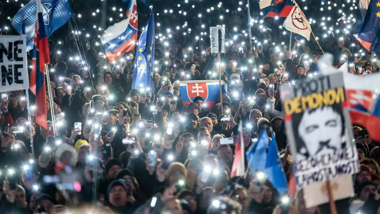 Opnieuw tienduizenden Slowaken de straat op tegen pro-Russische koers