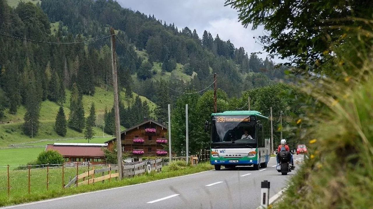 Kostenloser Bergbus für Wanderer aus München auch an Feiertagen