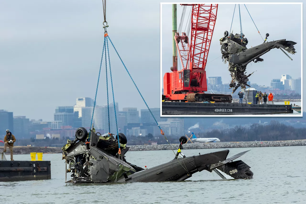 Remains of Black Hawk Helicopter Recovered From Potomac River After Mid-Air Collision