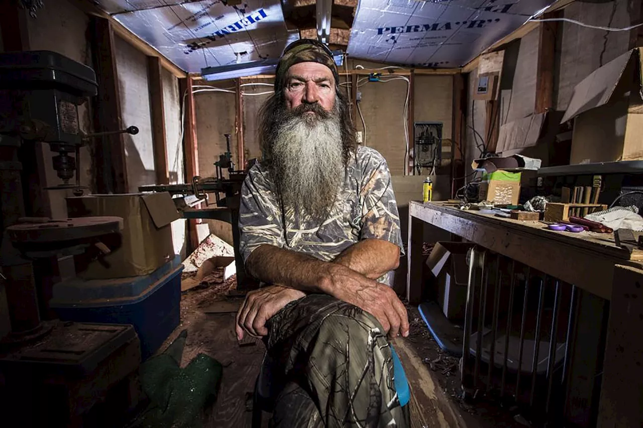 Duck Dynasty's Phil Robertson Suffers Fractured Vertebrae Amid Health Struggles