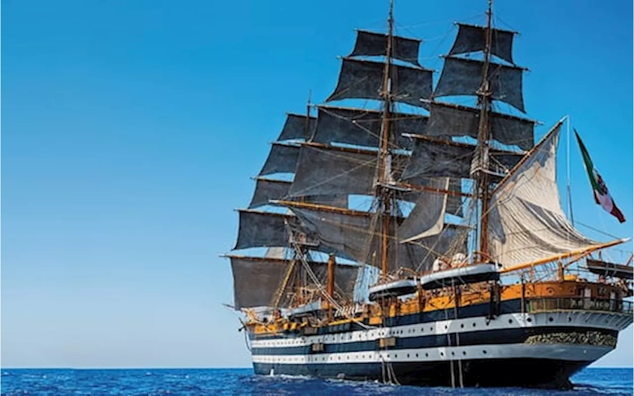 La nave Amerigo Vespucci è arrivata al porto di Aqaba in Giordania