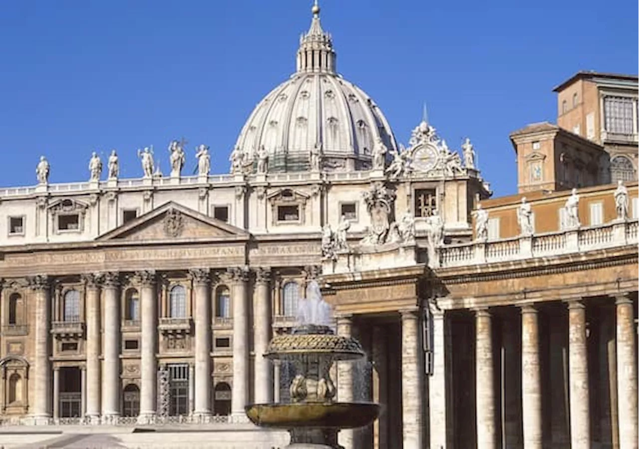 Tensioni nella Basilica di San Pietro: Uomo di origine rumena danneggia candelabri del valore di 30mila euro