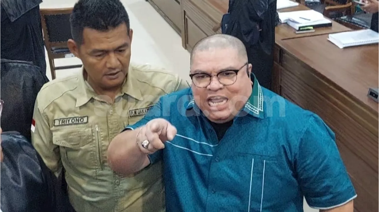 Sidang Razman Arif Nasution di Pengadilan Negeri Jakarta Utara Rusuh