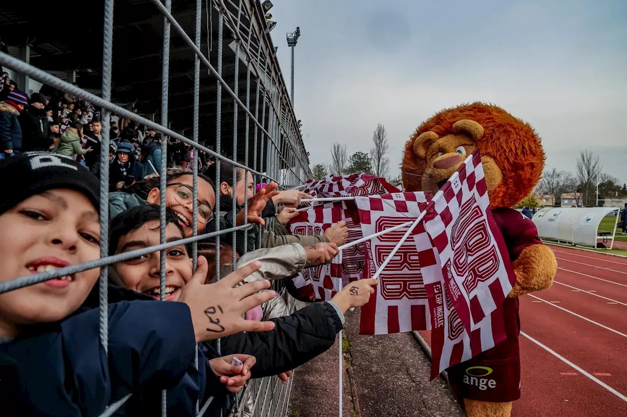 « Ça nous change des cours ! » : 900 élèves ont assisté à l’entraînement public de l’UBB à Lormont