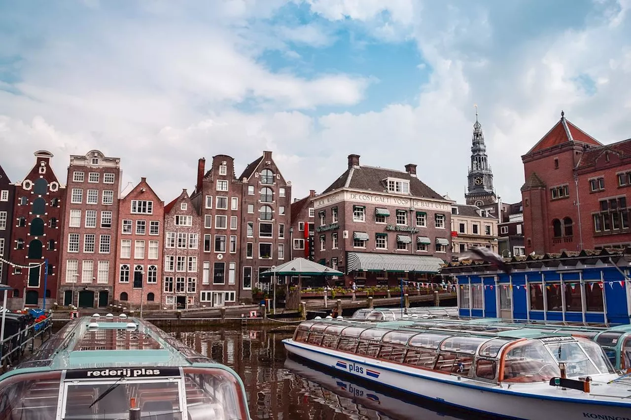 Les bateaux de plaisance polluants bientôt interdits sur les canaux à Amsterdam