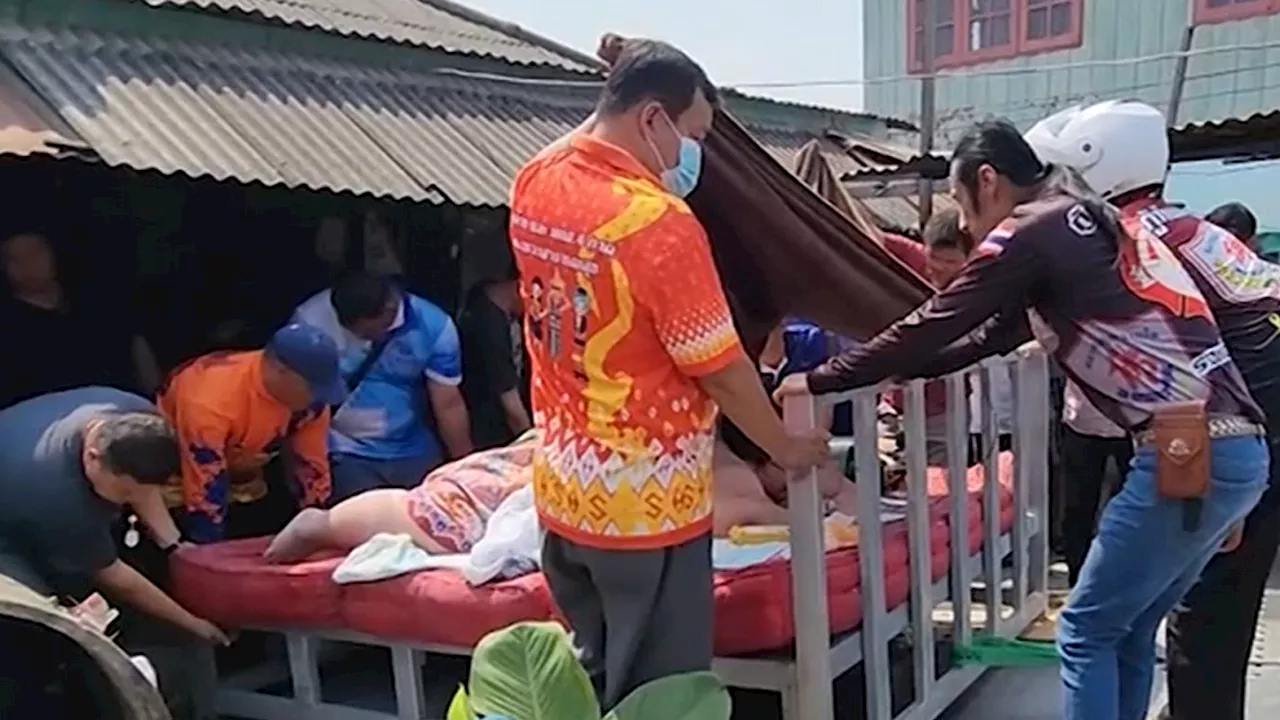 Thai Woman Transported to Hospital on Tow Truck Due to Extreme Obesity