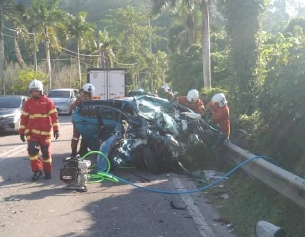 Fatal Crash on Jalan Kota Bharu-Gua Musang Claims Two Lives