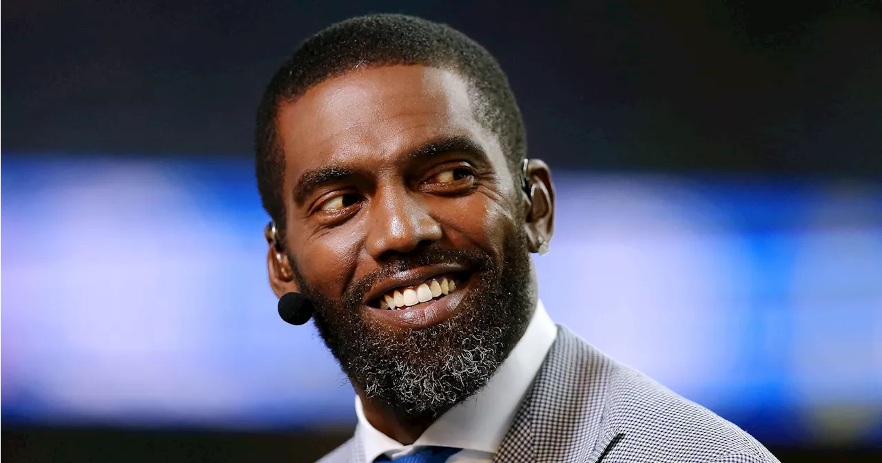 Randy Moss Presents at 2025 NFL Honors Amid Cancer Battle