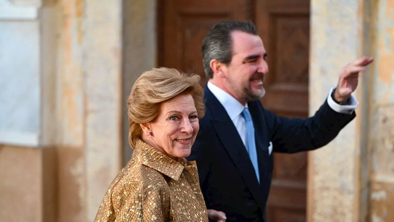 Ana María de Grecia destaca con un look brillante en la boda de Nicolás