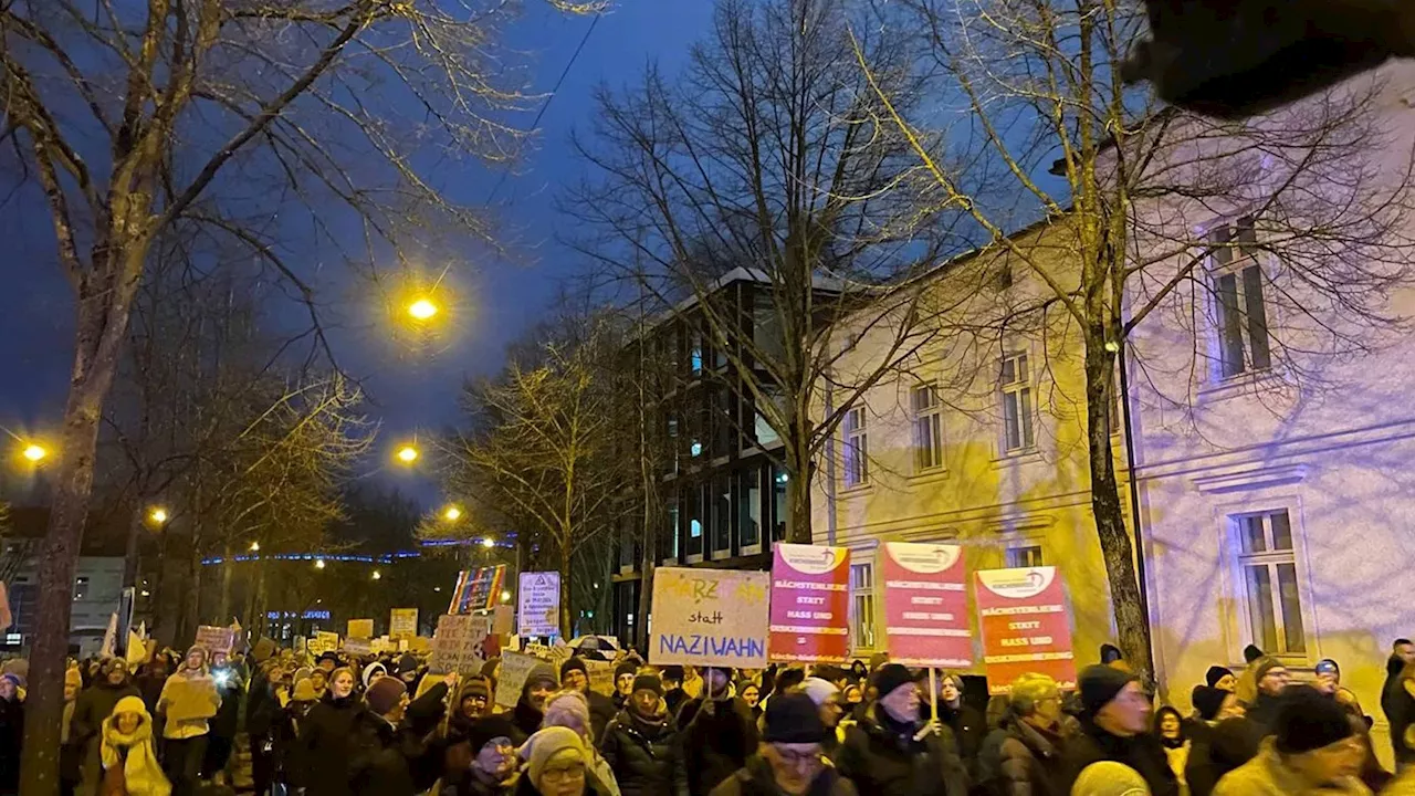 25.000 Menschen demonstrieren gegen Rechtsextremismus in Bielefeld