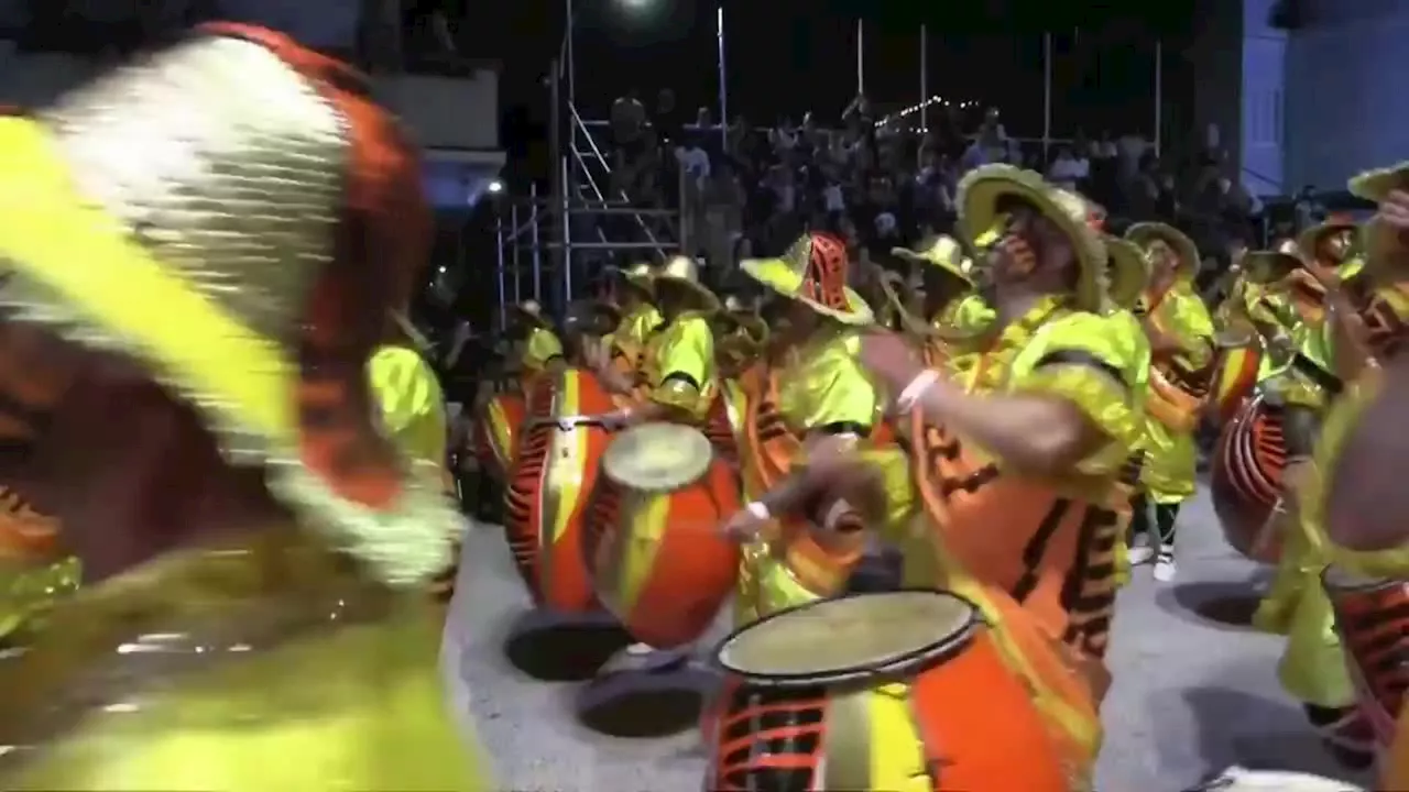 Con tambores y bailes Uruguay celebra el Desfile de Llamadas de carnaval