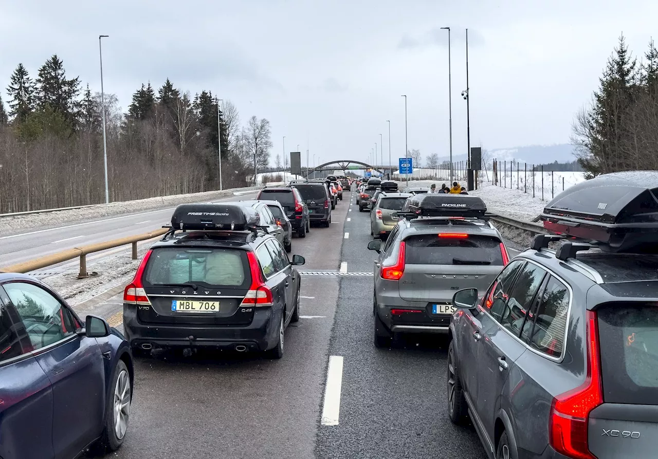 Veien blir stengt i flere dager etter steinraset på E6 i Eidsvoll