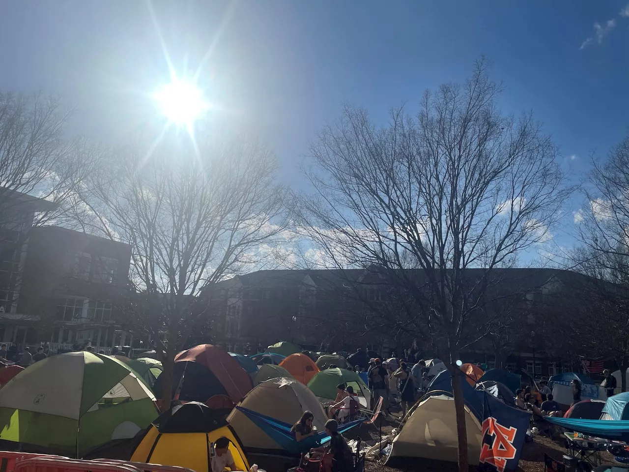 Auburn Students Camp Out for Days Ahead of Florida Game