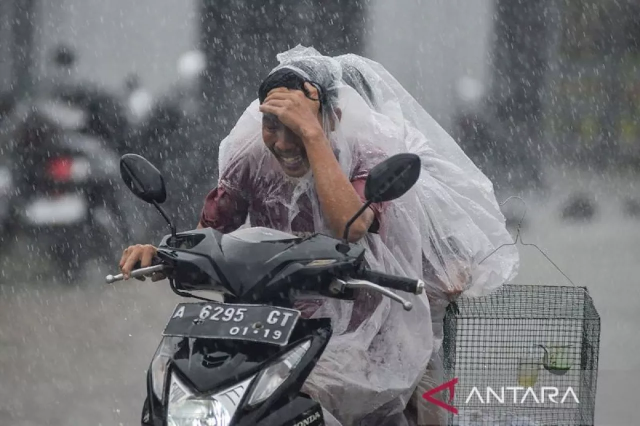 BMKG Waspadai Hujan Lebat dan Angin Kencang di Banten