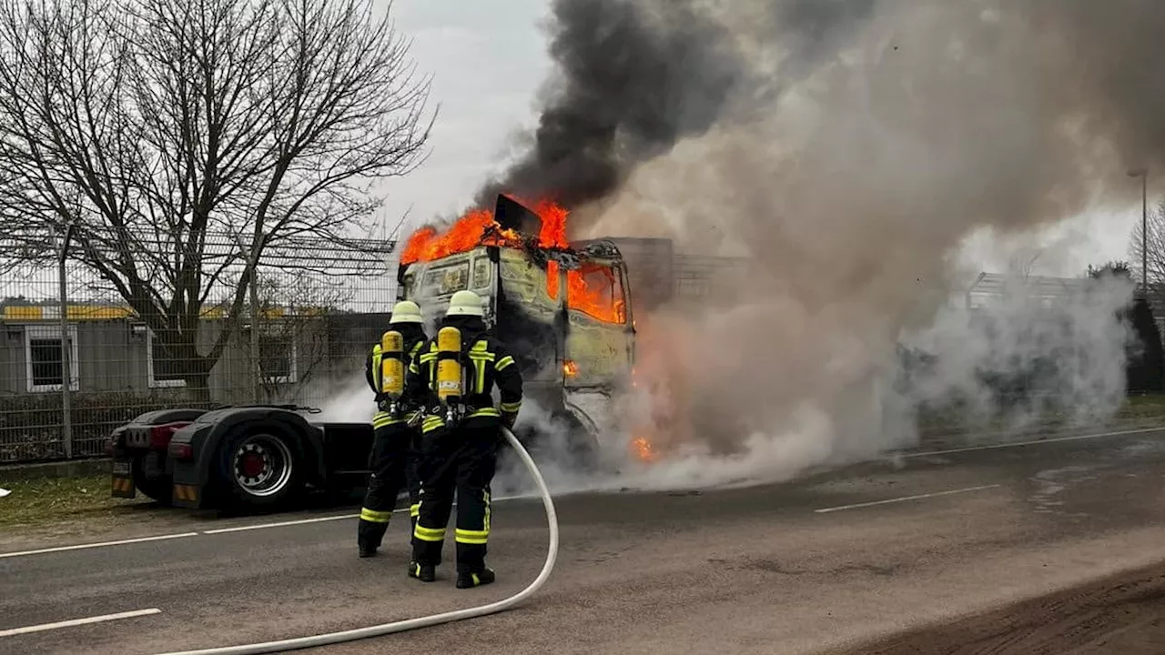 Lkw-Fahrer bei Brand schwer verletzt