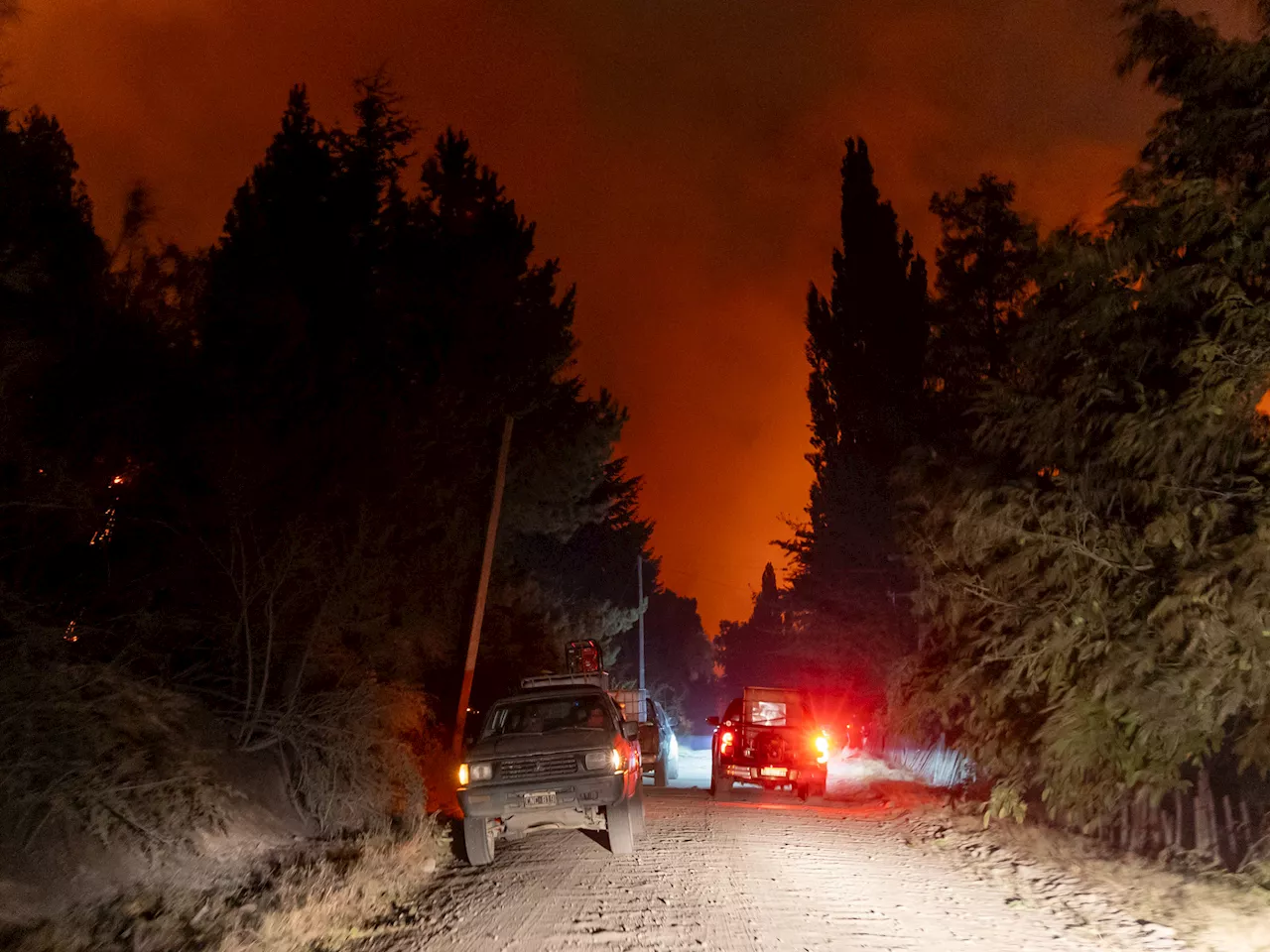 Incendio en El Bolsón: 3.300 hectáreas afectadas y un detenido por prender una fogata