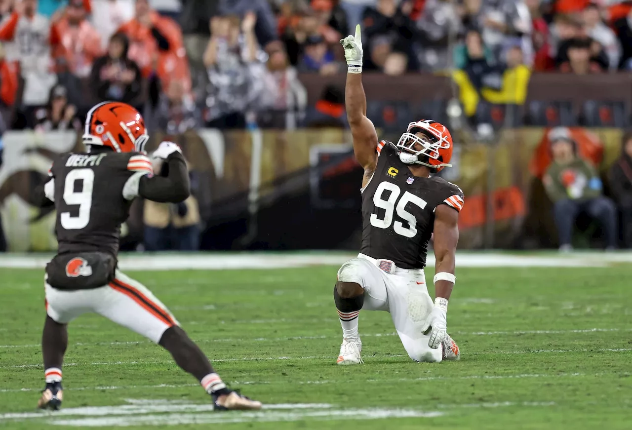 Myles Garrett, days after he asked the Browns to trade him, fails to repeat as NFL Defensive Player of the Ye