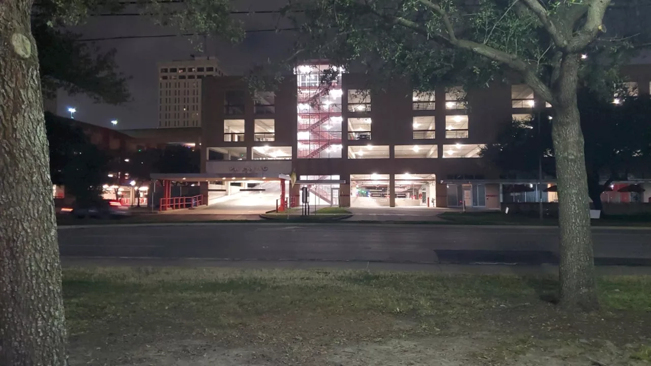 University of Houston student sexually assaulted by suspect in parking garage, officials say