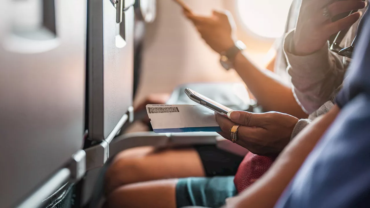 Reddit User Battles Over Legroom and Entertainment Center in Exit Row Seat