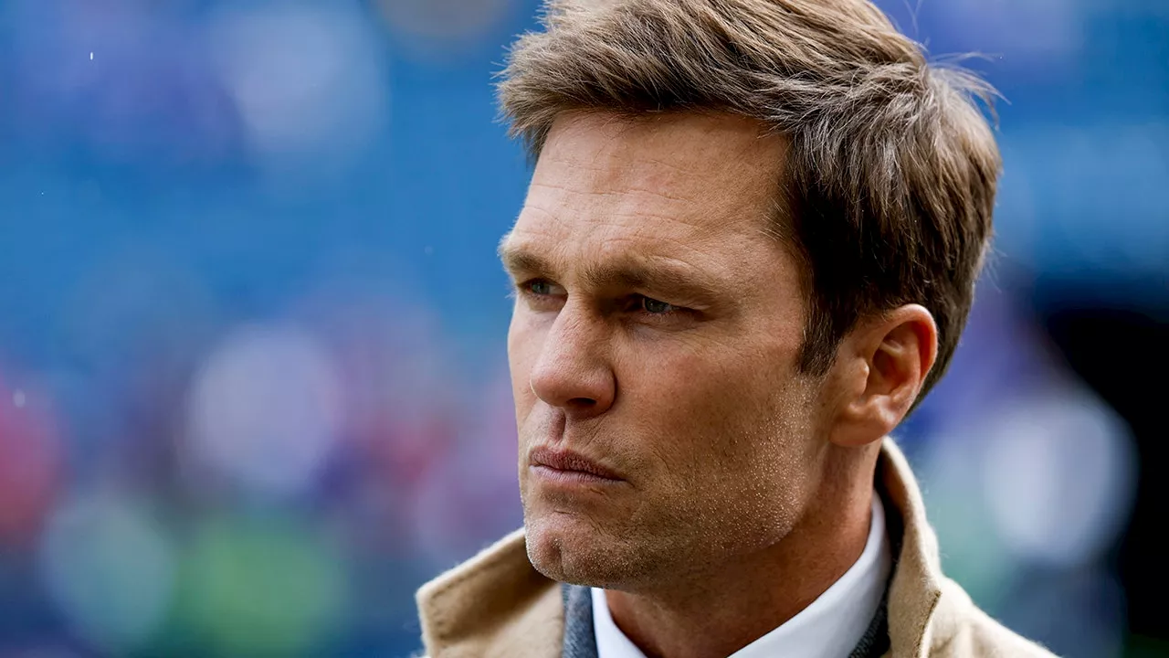 Tom Brady Credits Parents for Success, Says Adversity 'Allowed Him to Be the Athlete That I Was'