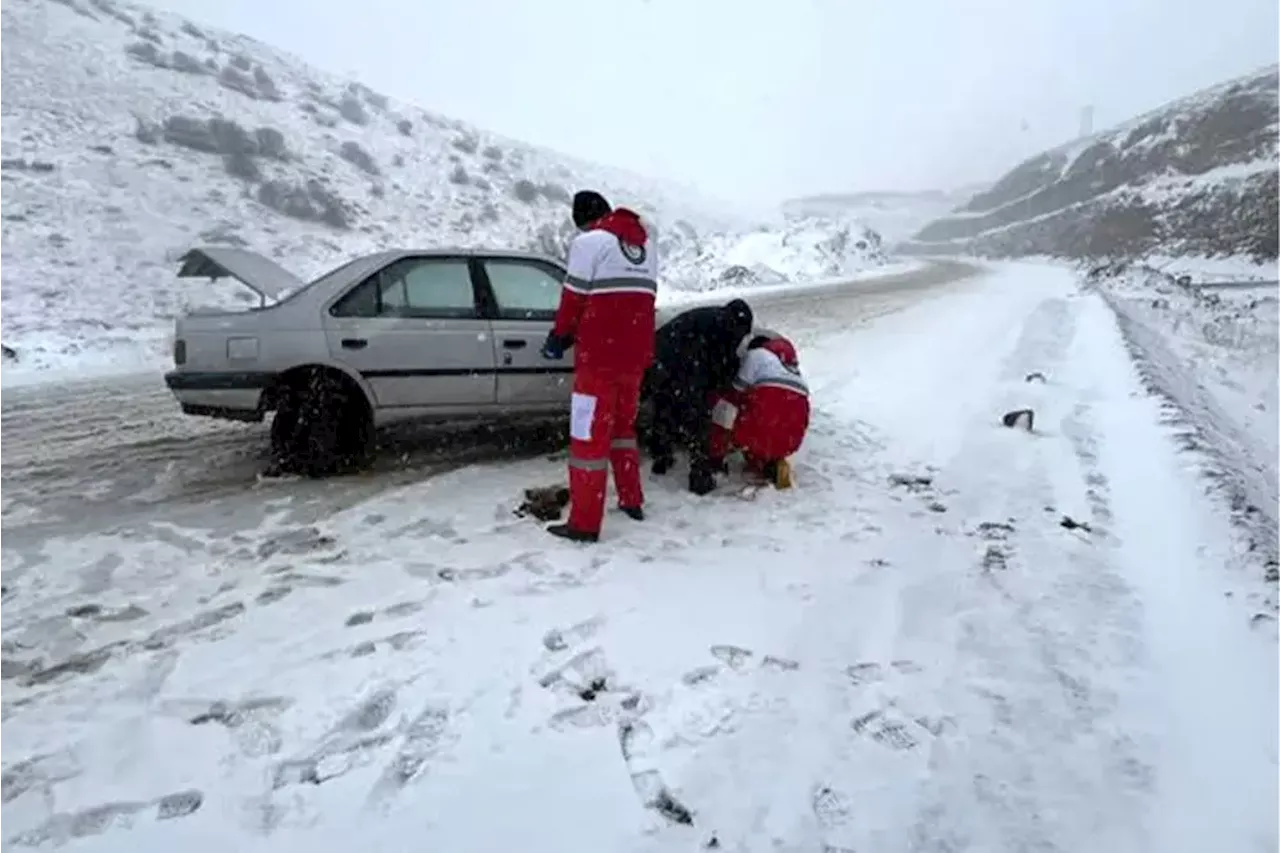 وزش باد شدید و کولاک، مسدود شدن آزادراه ها در زنجان
