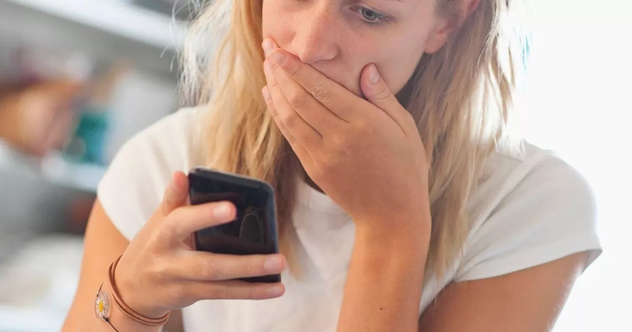 Woman 'Vomits' After Discovering Boyfriend's Explicit Photos of Exes in Cloud Storage