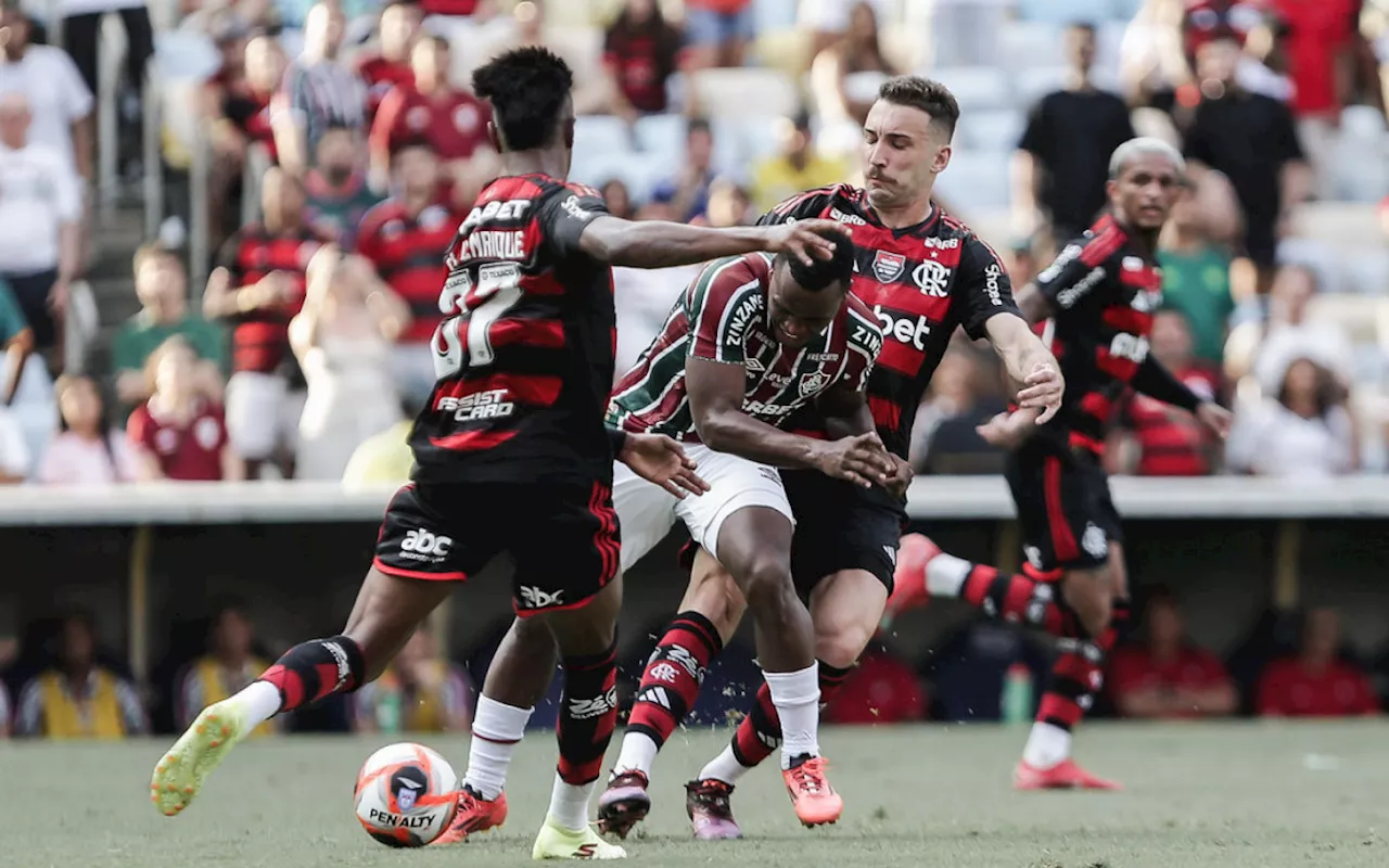 Jhon Arias lamenta desgaste do calendário após empate do Fluminense com o Flamengo