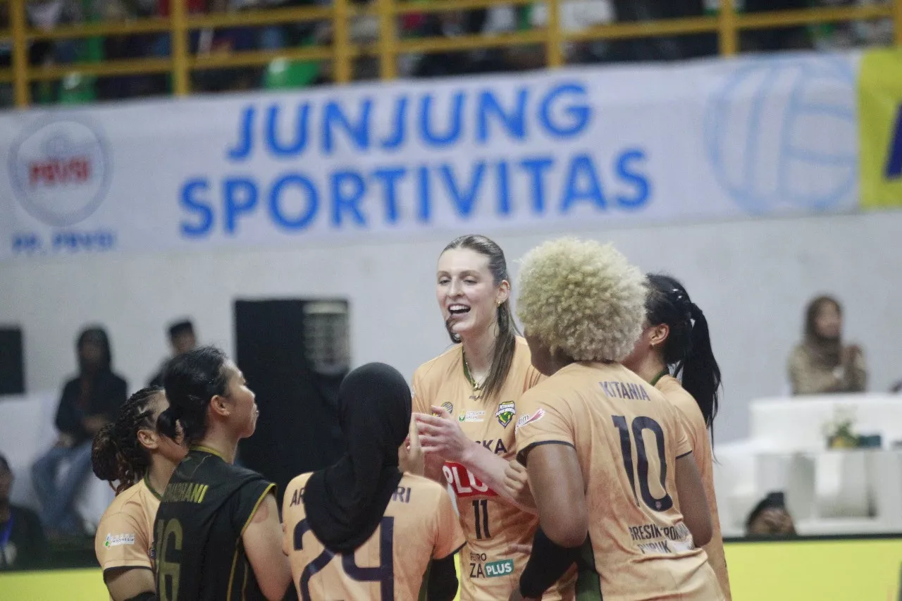 Proliga 2025: Julia Sangiacomo Pimpin Gresik Petrokimia Gebuk Jakarta Pertamina