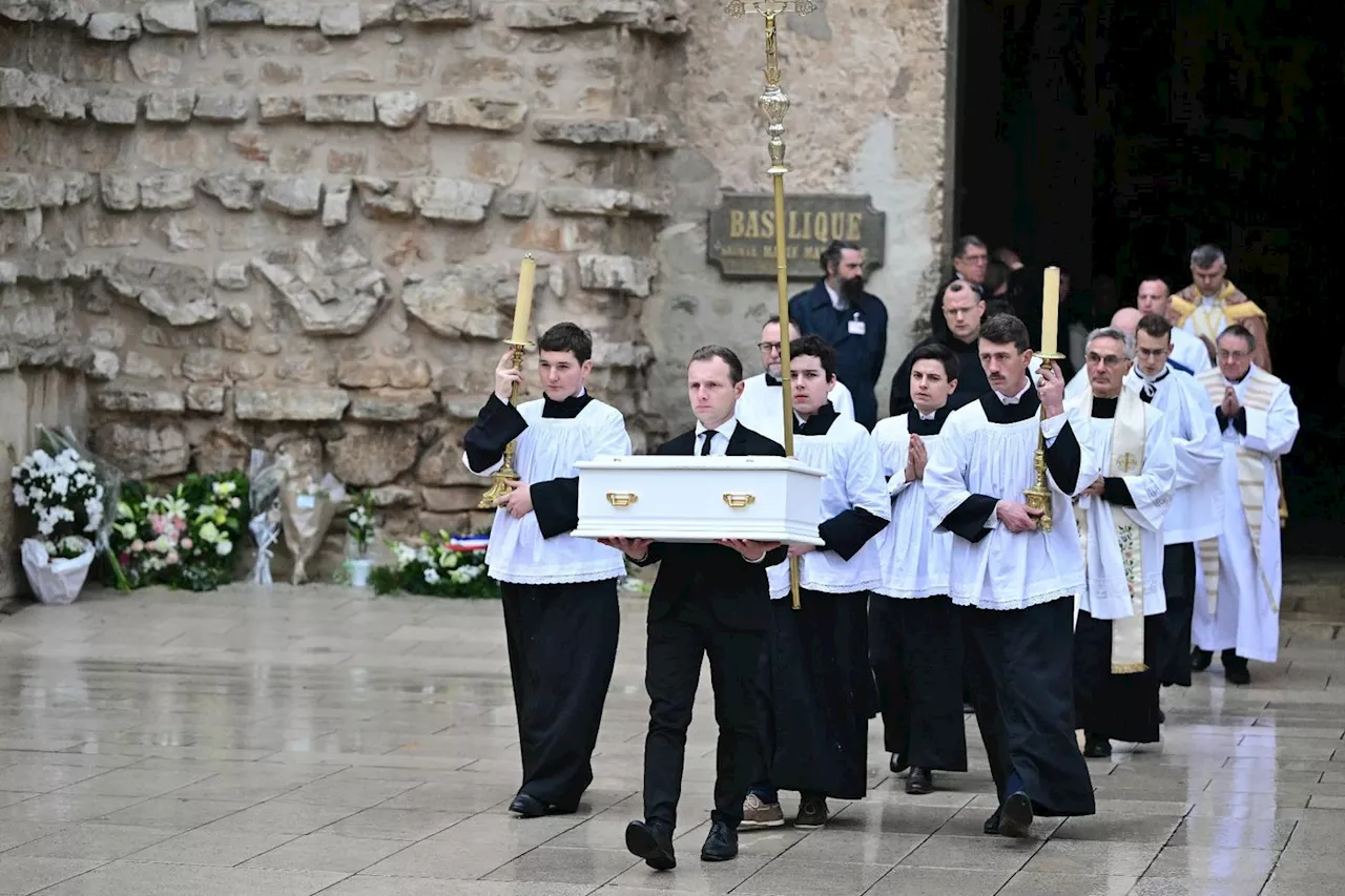 Ferveur et tradition catholiques aux obsèques d'Emile dans le Var